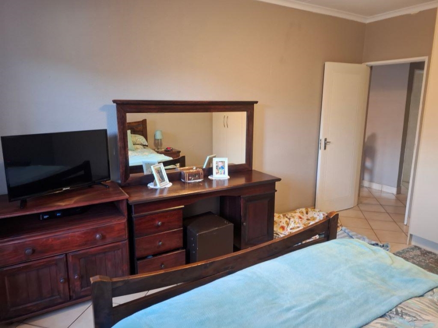 2 Bedroom Property for Sale in Robinpark Gauteng