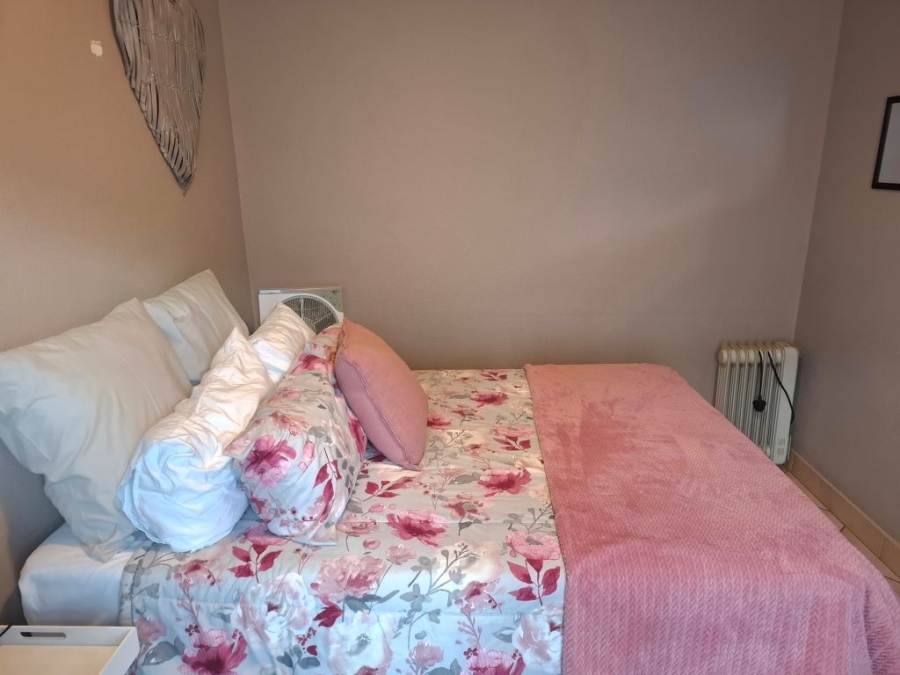 2 Bedroom Property for Sale in Robinpark Gauteng