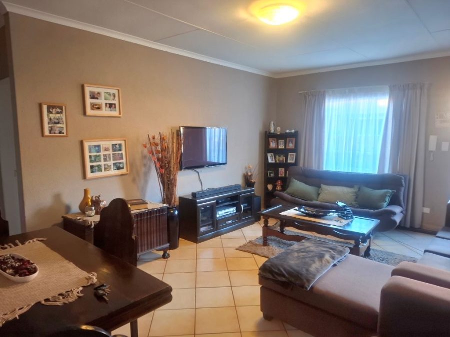 2 Bedroom Property for Sale in Robinpark Gauteng