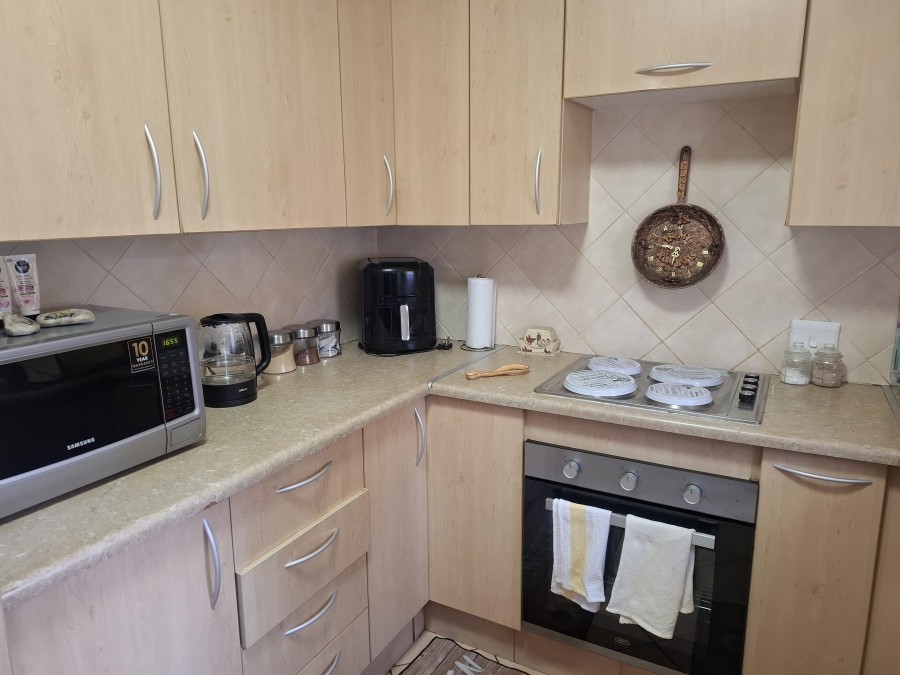 2 Bedroom Property for Sale in Robinpark Gauteng