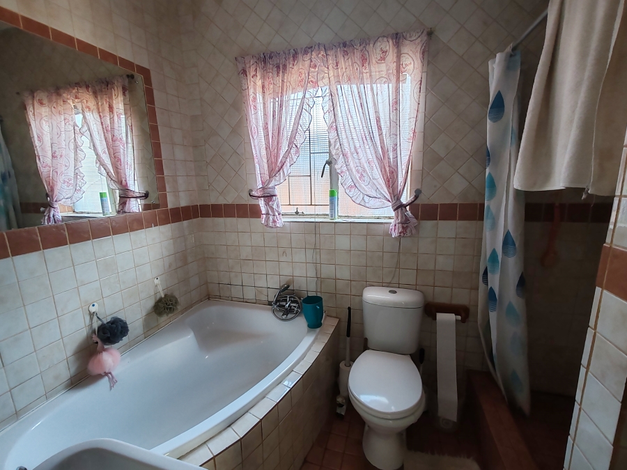 4 Bedroom Property for Sale in Roseville Gauteng