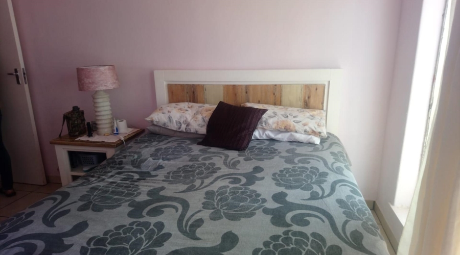 3 Bedroom Property for Sale in Vaaloewer Gauteng