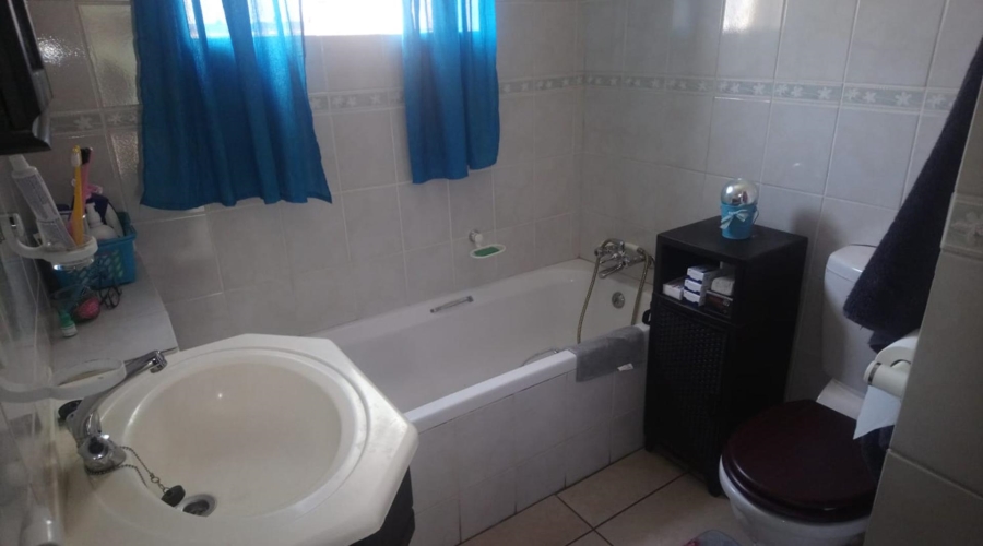 3 Bedroom Property for Sale in Vaaloewer Gauteng