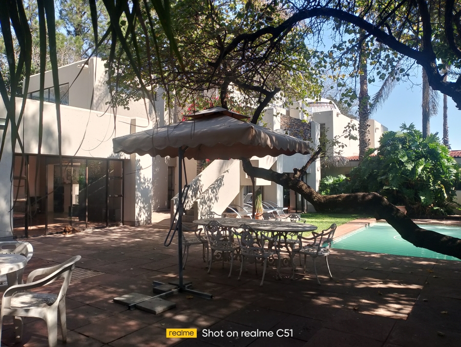 6 Bedroom Property for Sale in Sonneveld Gauteng