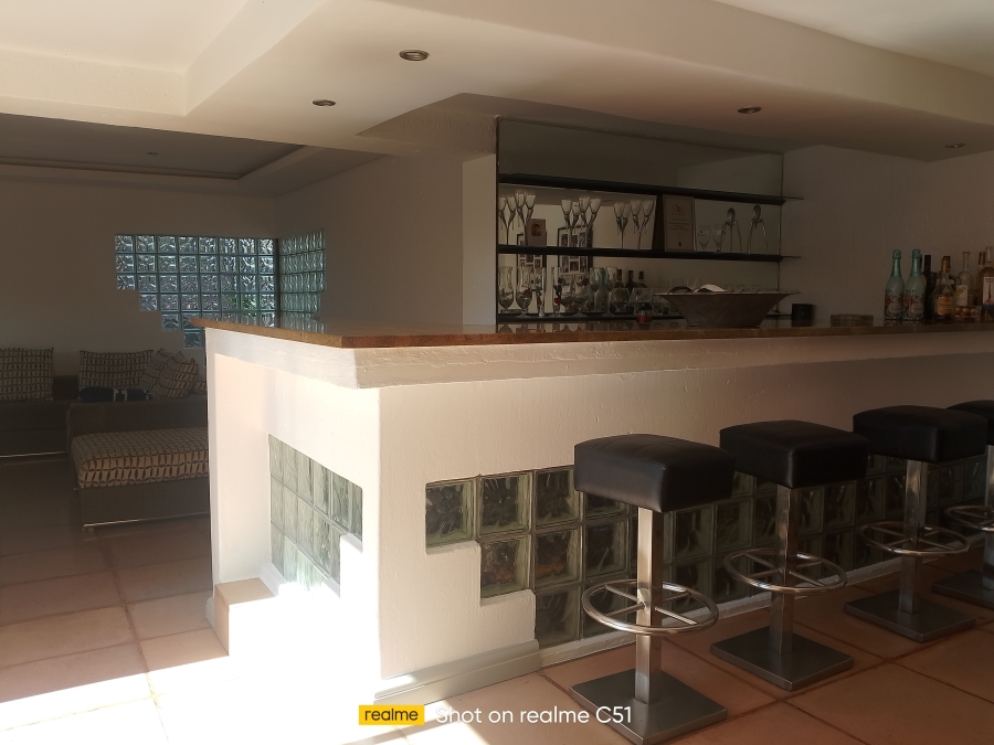 6 Bedroom Property for Sale in Sonneveld Gauteng