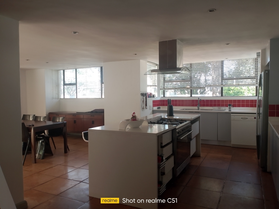 6 Bedroom Property for Sale in Sonneveld Gauteng
