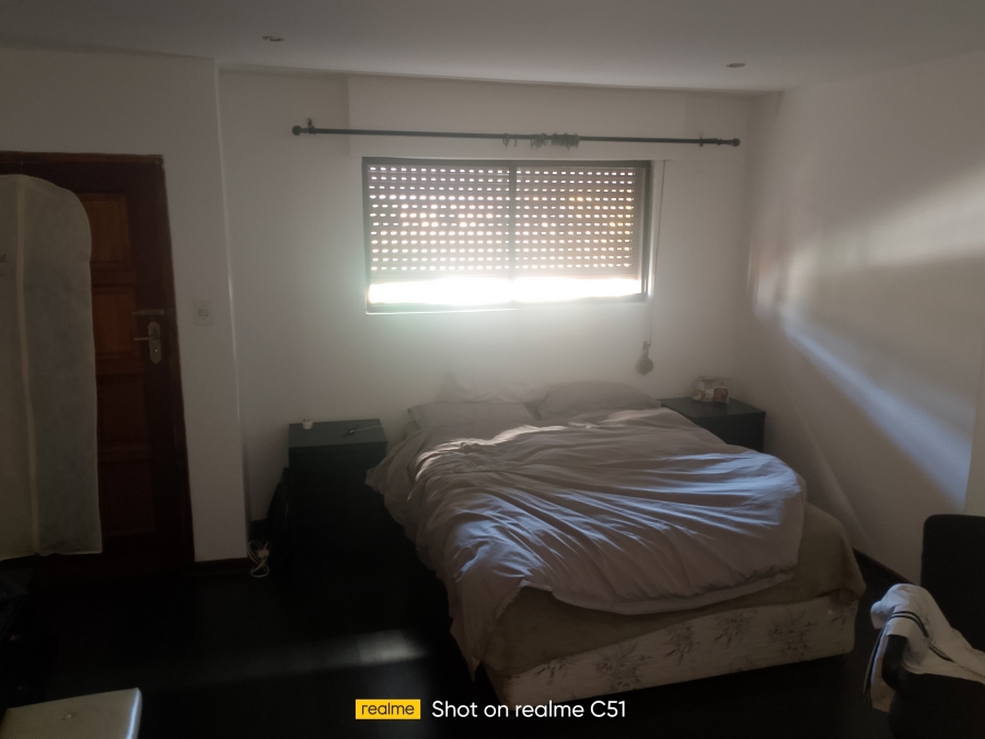 6 Bedroom Property for Sale in Sonneveld Gauteng