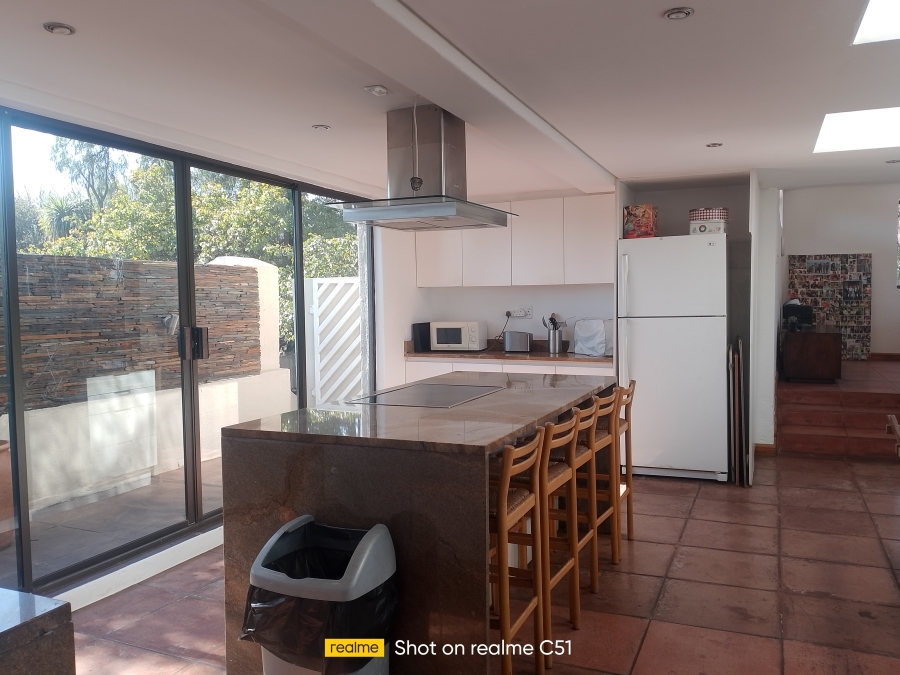 6 Bedroom Property for Sale in Sonneveld Gauteng