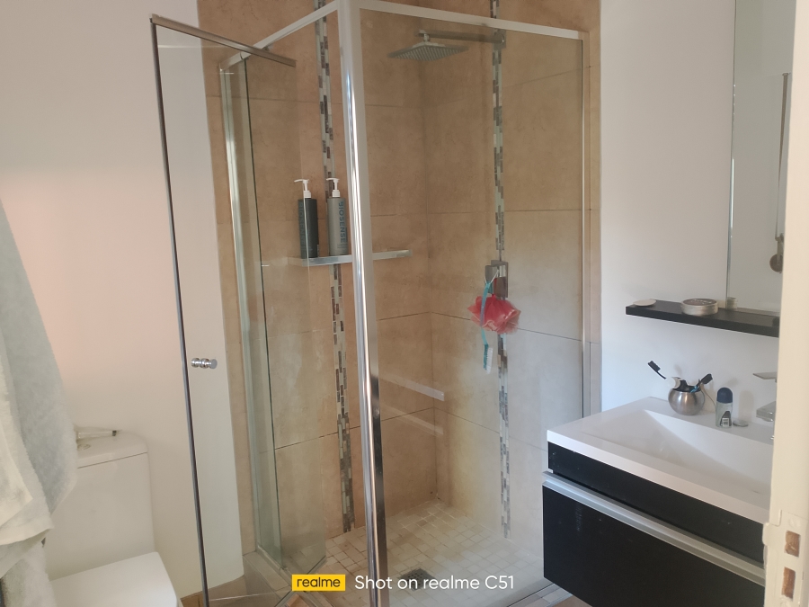 6 Bedroom Property for Sale in Sonneveld Gauteng