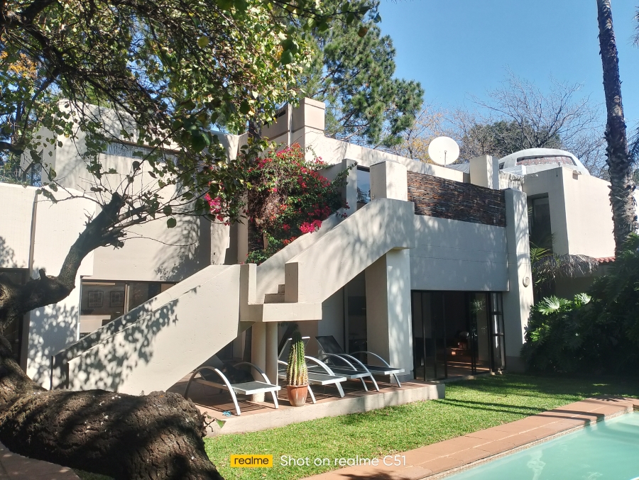 6 Bedroom Property for Sale in Sonneveld Gauteng