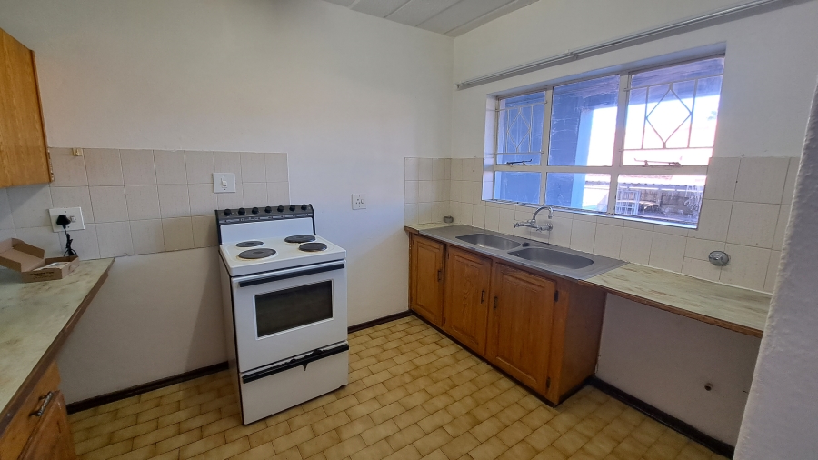 To Let 2 Bedroom Property for Rent in Florida Lake Gauteng