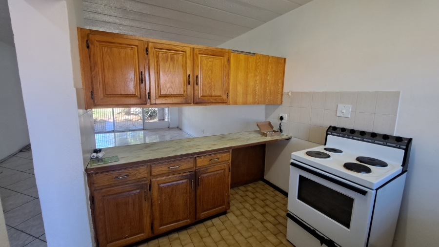 To Let 2 Bedroom Property for Rent in Florida Lake Gauteng