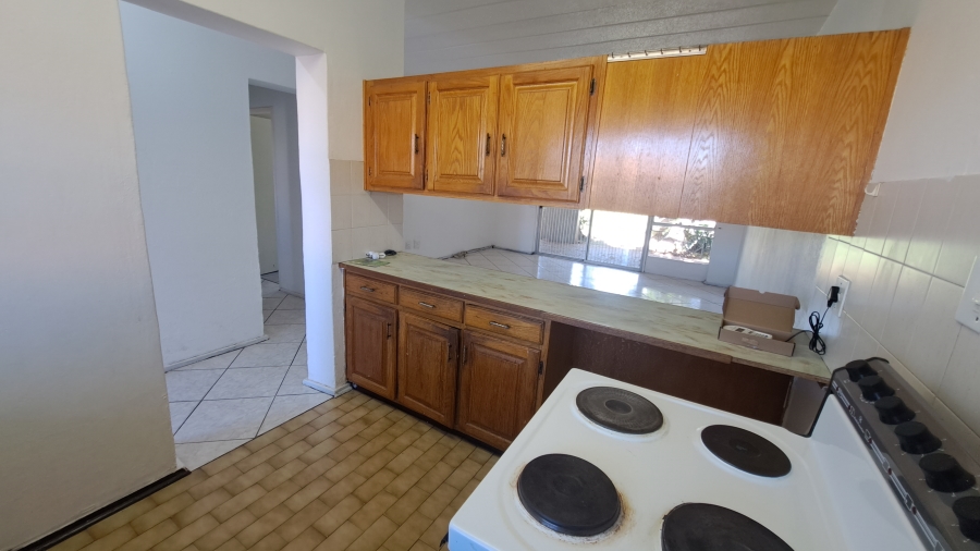 To Let 2 Bedroom Property for Rent in Florida Lake Gauteng