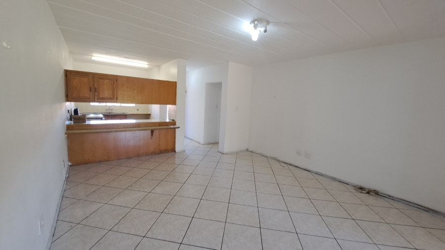 To Let 2 Bedroom Property for Rent in Florida Lake Gauteng