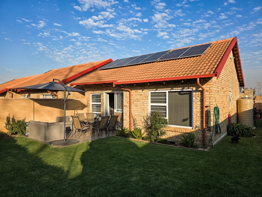 2 Bedroom Property for Sale in Moreleta Park Gauteng