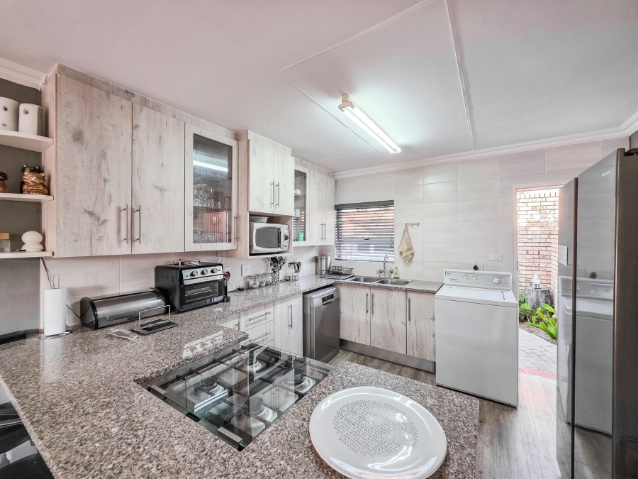 2 Bedroom Property for Sale in Moreleta Park Gauteng
