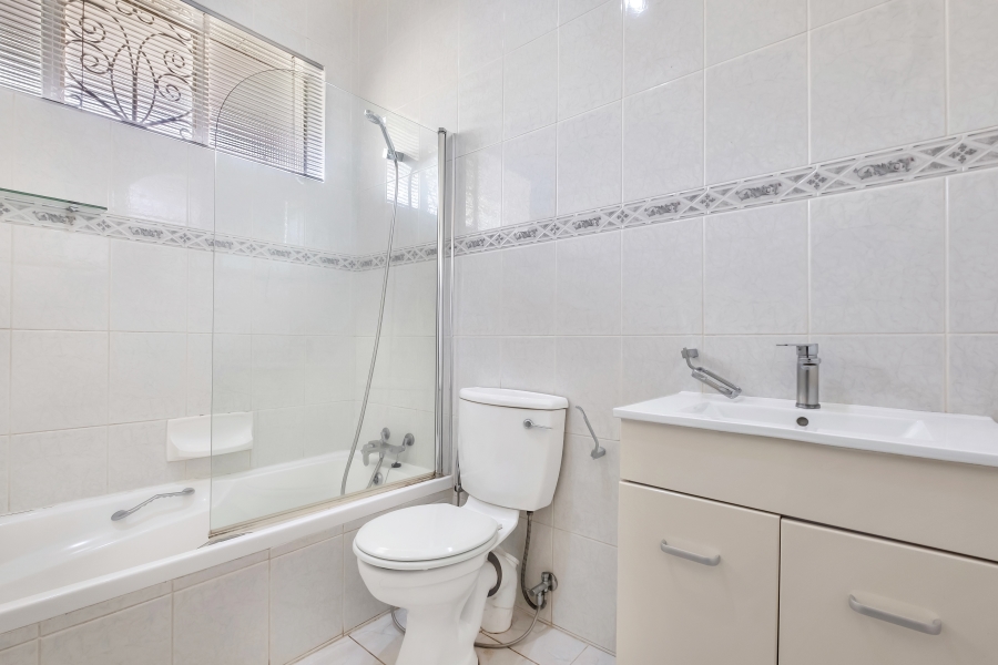 4 Bedroom Property for Sale in Greenside Gauteng