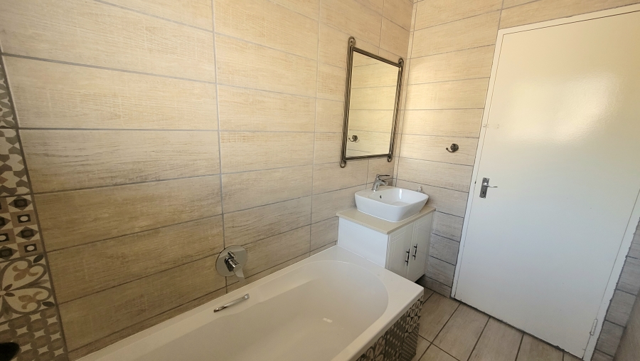 To Let 4 Bedroom Property for Rent in President Park Gauteng