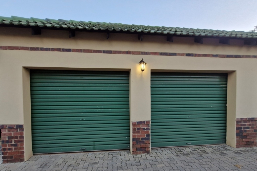 2 Bedroom Property for Sale in Noordhang Gauteng