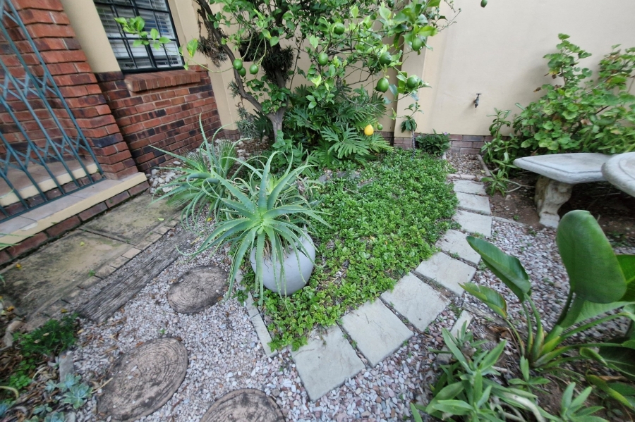 2 Bedroom Property for Sale in Noordhang Gauteng