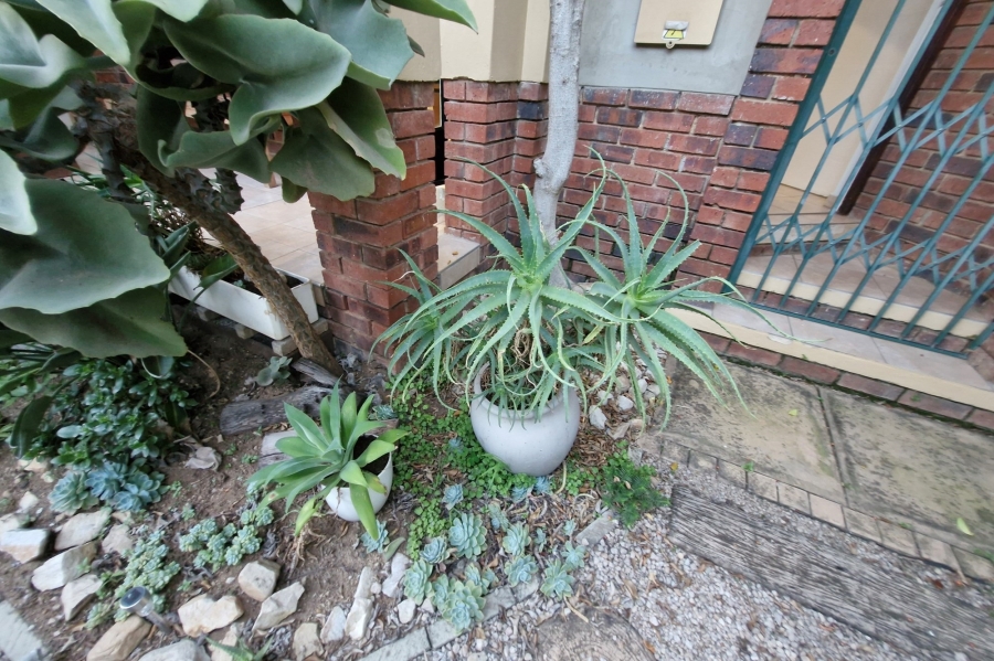 2 Bedroom Property for Sale in Noordhang Gauteng