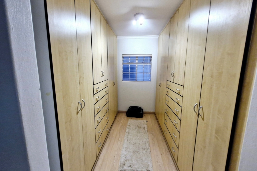2 Bedroom Property for Sale in Noordhang Gauteng