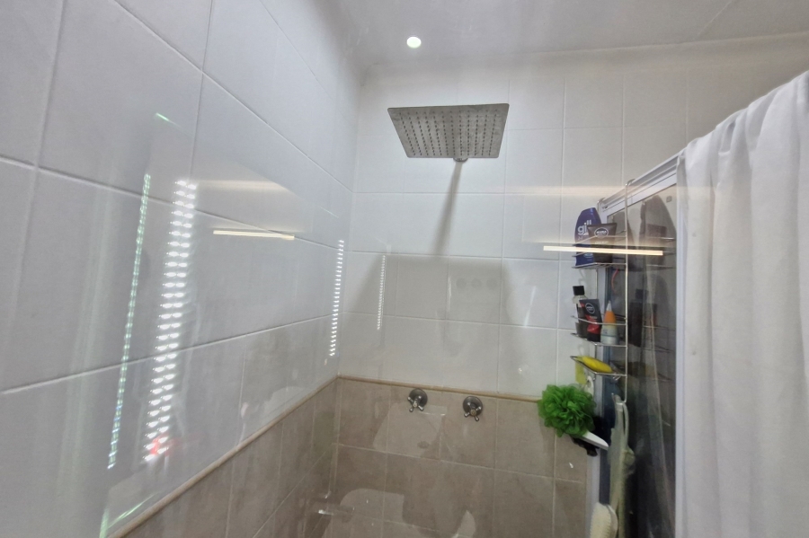 2 Bedroom Property for Sale in Noordhang Gauteng