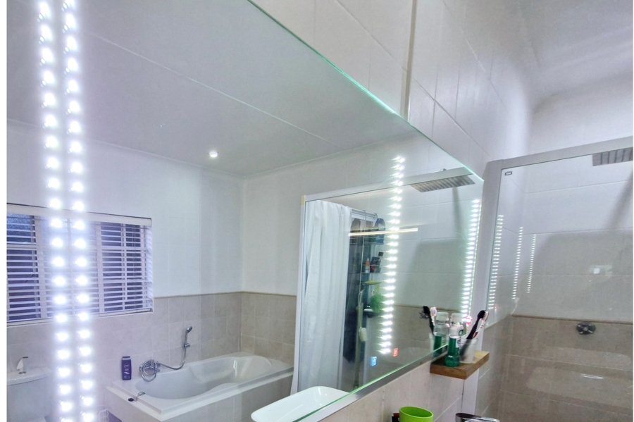 2 Bedroom Property for Sale in Noordhang Gauteng