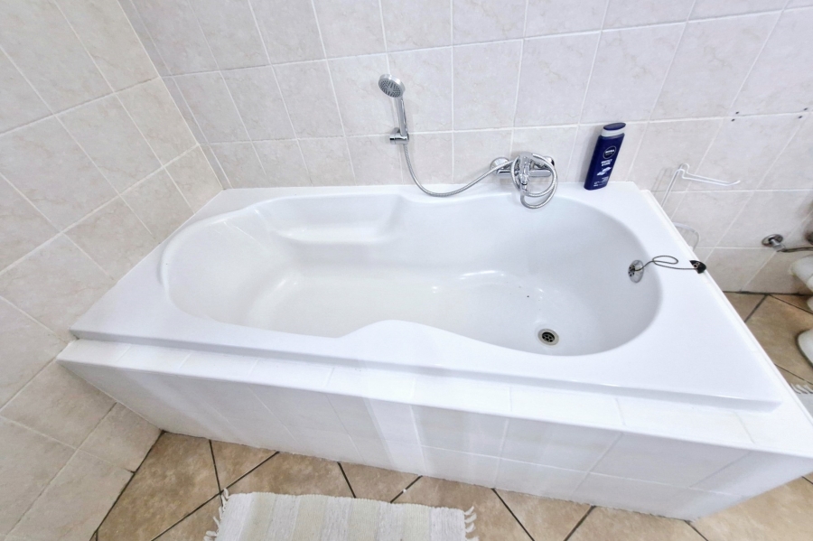 2 Bedroom Property for Sale in Noordhang Gauteng