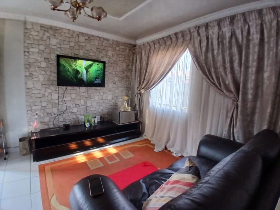 2 Bedroom Property for Sale in Roodekop Gauteng