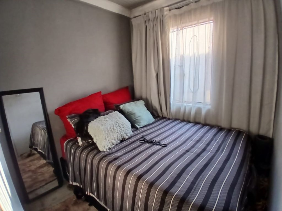 2 Bedroom Property for Sale in Roodekop Gauteng