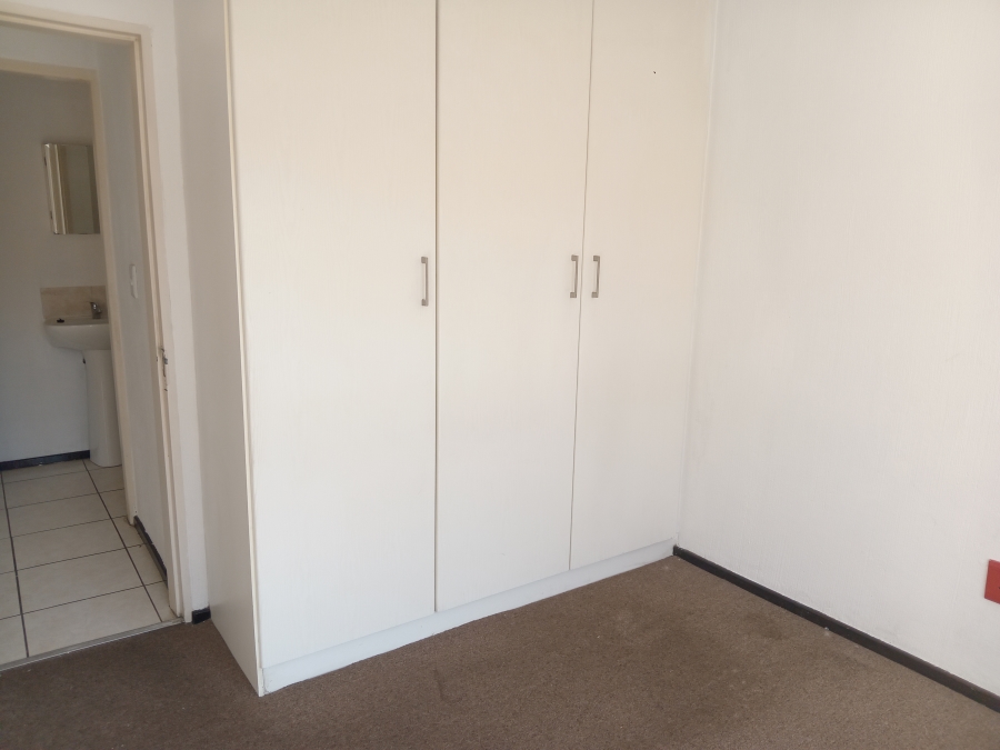 2 Bedroom Property for Sale in Honeypark Gauteng