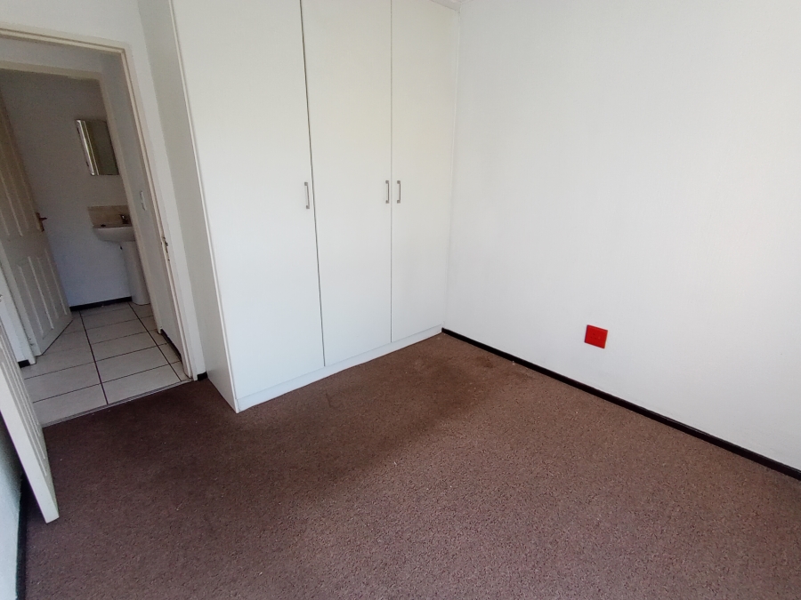 2 Bedroom Property for Sale in Honeypark Gauteng