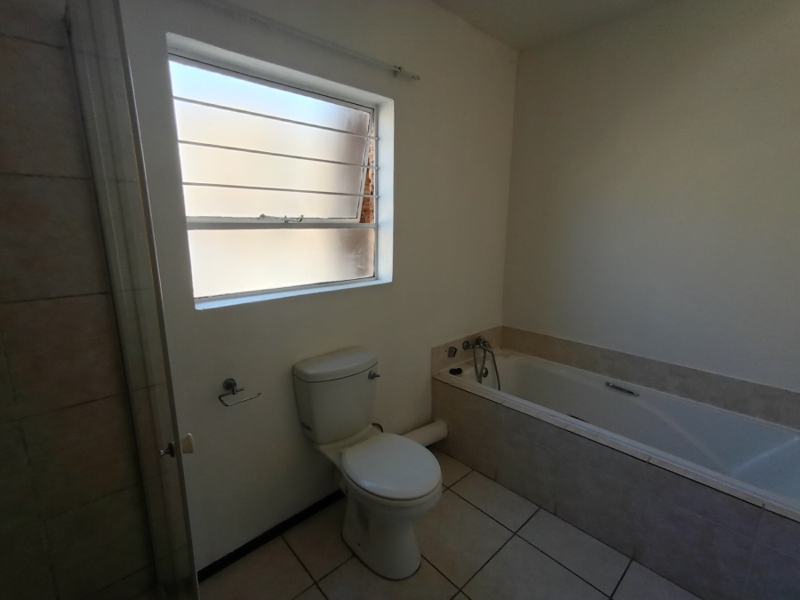 2 Bedroom Property for Sale in Honeypark Gauteng