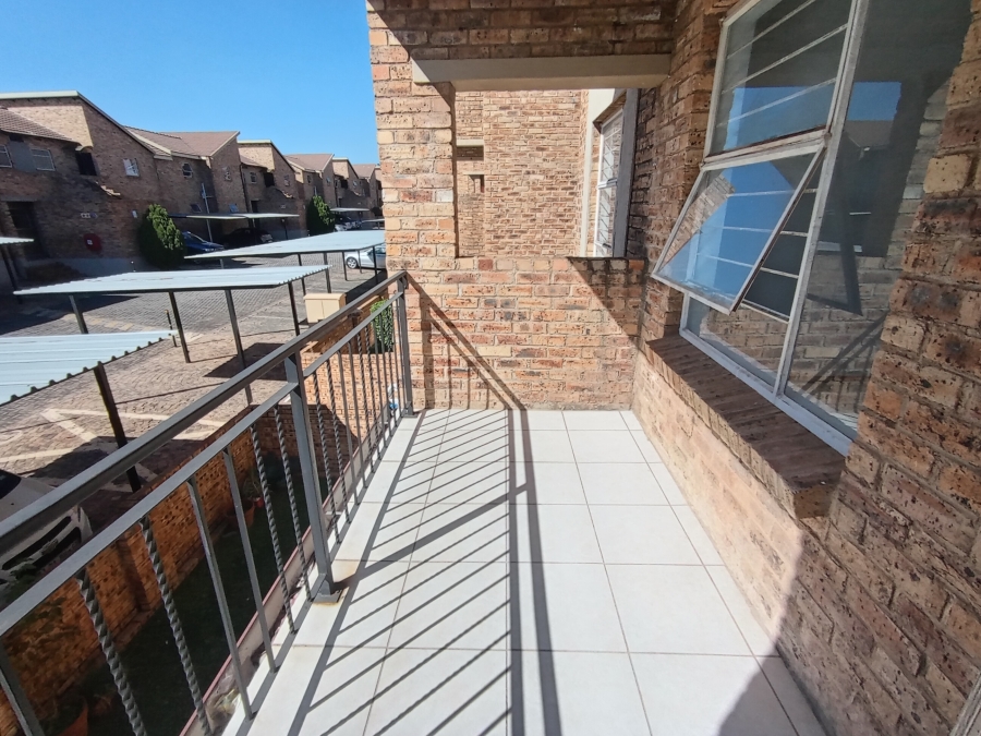 2 Bedroom Property for Sale in Honeypark Gauteng