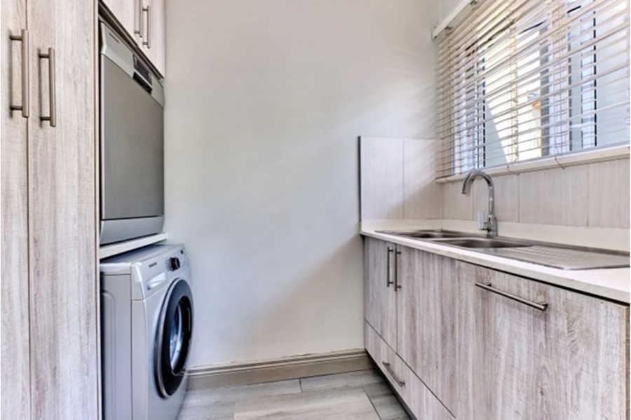 3 Bedroom Property for Sale in Broadacres Gauteng