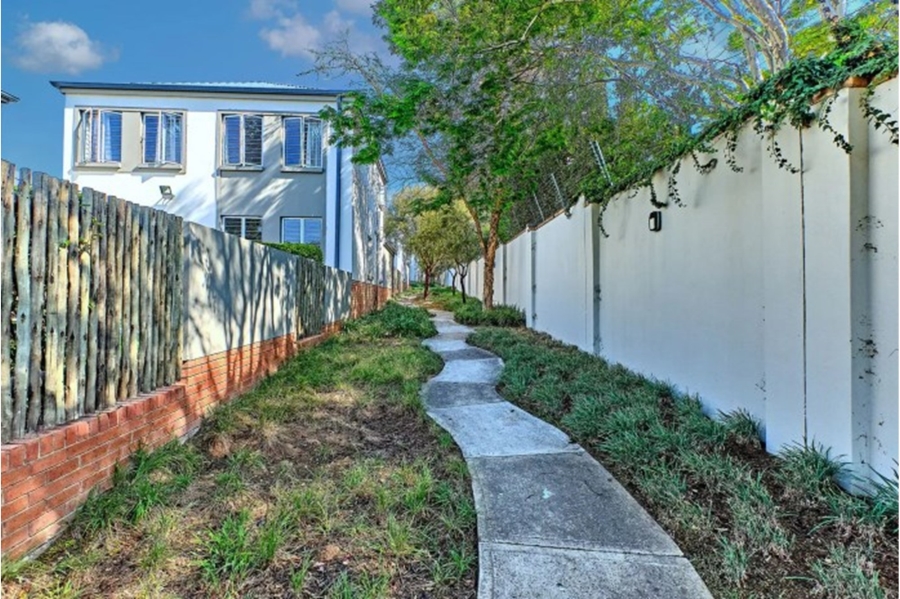 3 Bedroom Property for Sale in Broadacres Gauteng