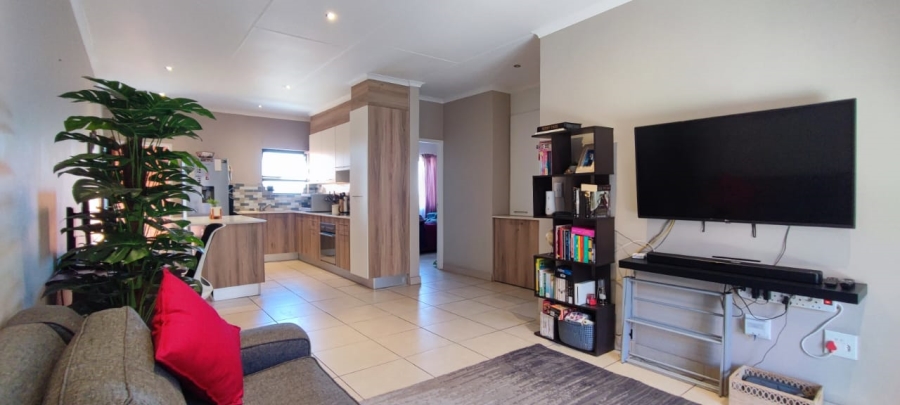 2 Bedroom Property for Sale in Die Hoewes Gauteng