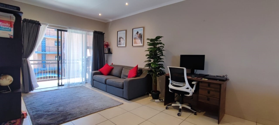 2 Bedroom Property for Sale in Die Hoewes Gauteng