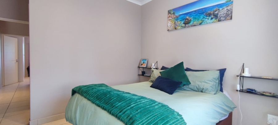 2 Bedroom Property for Sale in Die Hoewes Gauteng
