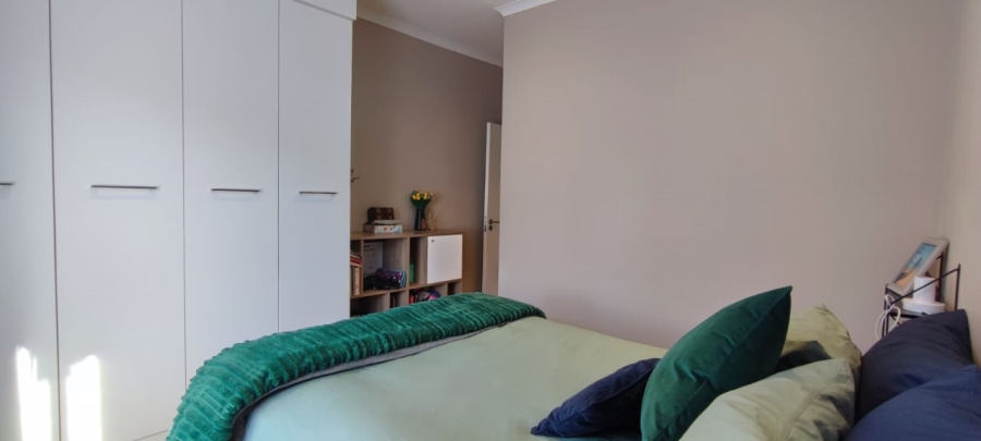 2 Bedroom Property for Sale in Die Hoewes Gauteng