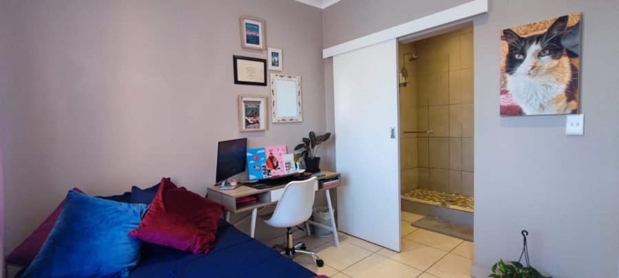 2 Bedroom Property for Sale in Die Hoewes Gauteng