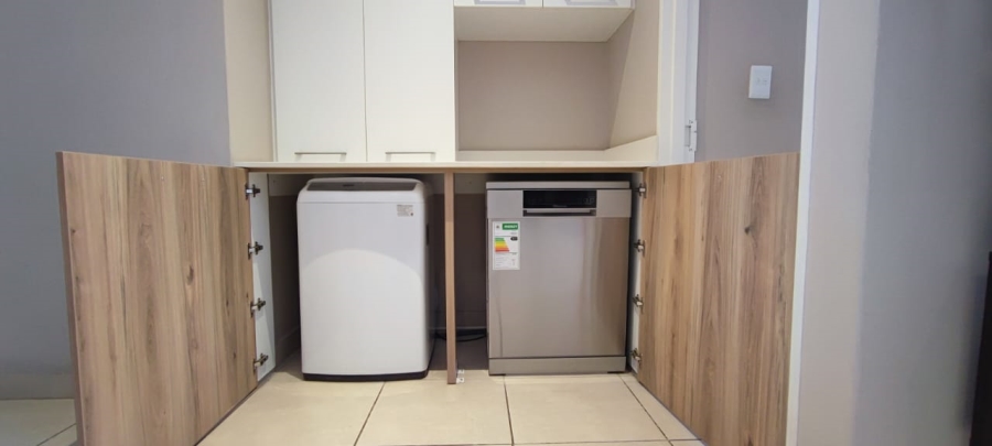 2 Bedroom Property for Sale in Die Hoewes Gauteng
