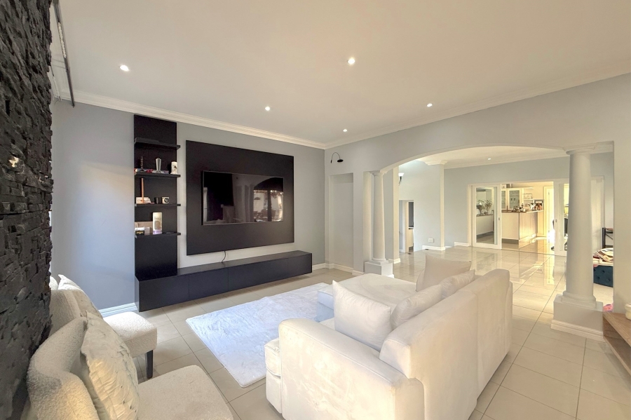 To Let 5 Bedroom Property for Rent in Fourways Gauteng