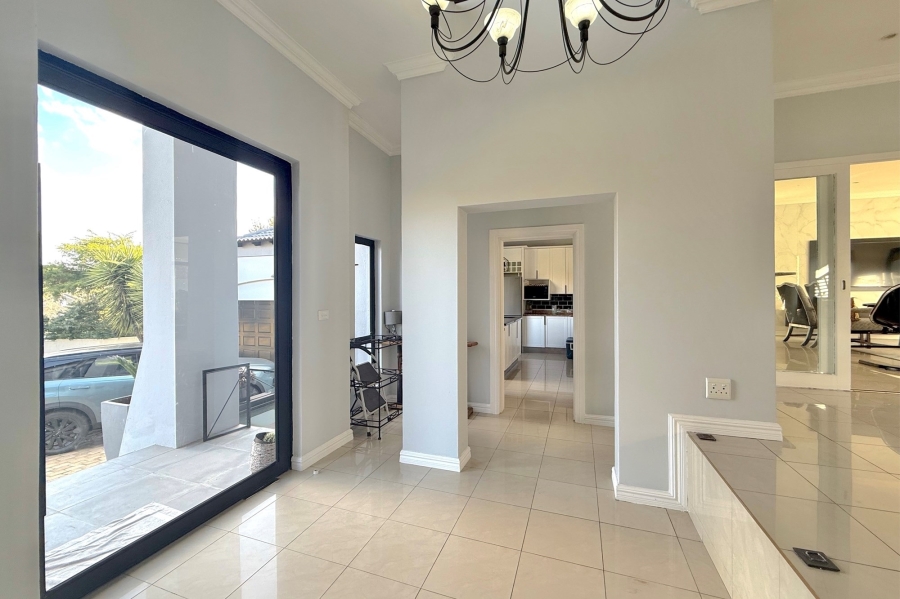 To Let 5 Bedroom Property for Rent in Fourways Gauteng
