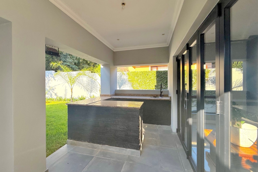 To Let 5 Bedroom Property for Rent in Fourways Gauteng