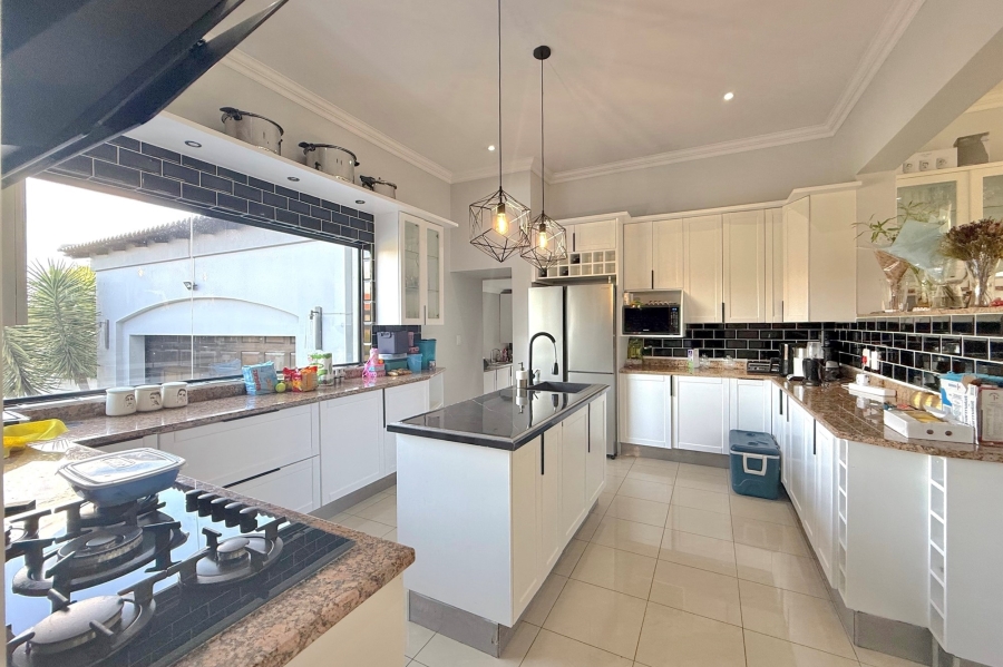 To Let 5 Bedroom Property for Rent in Fourways Gauteng