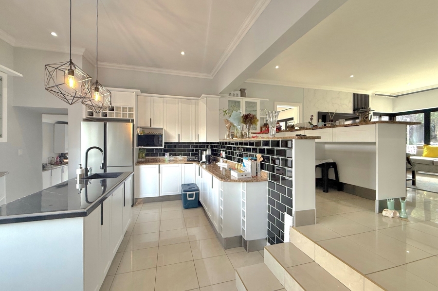 To Let 5 Bedroom Property for Rent in Fourways Gauteng