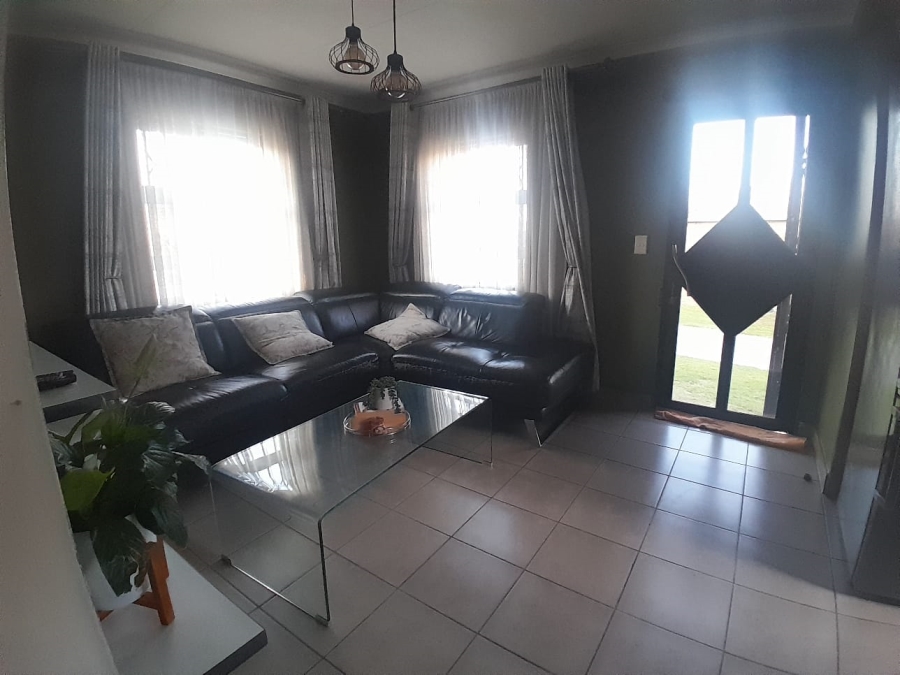 3 Bedroom Property for Sale in Thatch Hill Estate Gauteng