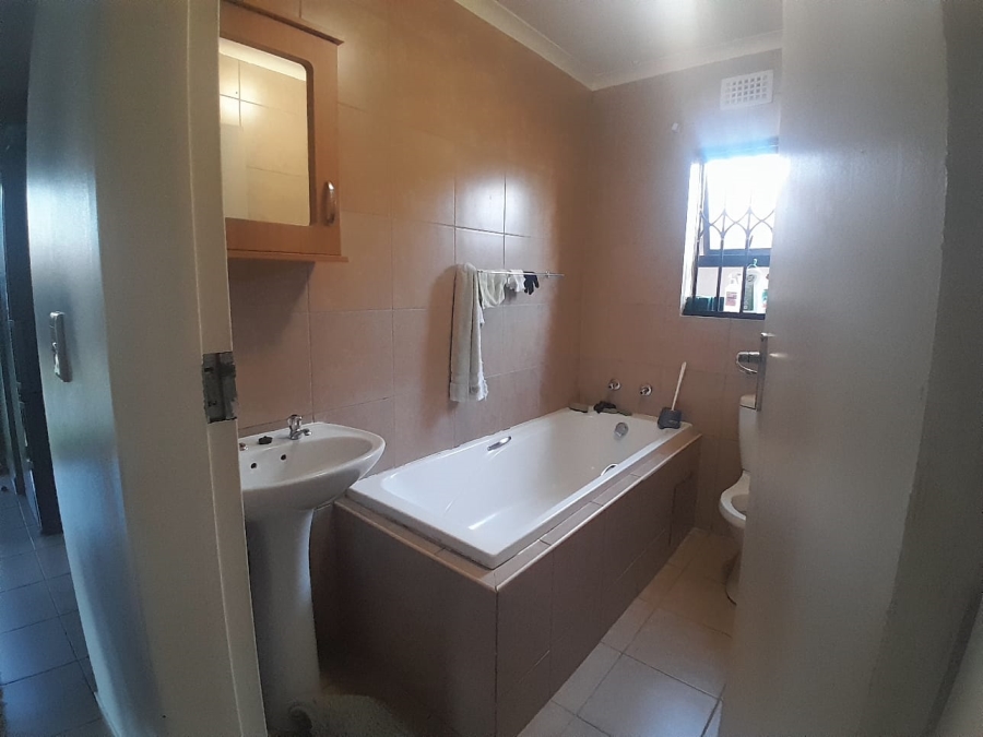 3 Bedroom Property for Sale in Thatch Hill Estate Gauteng